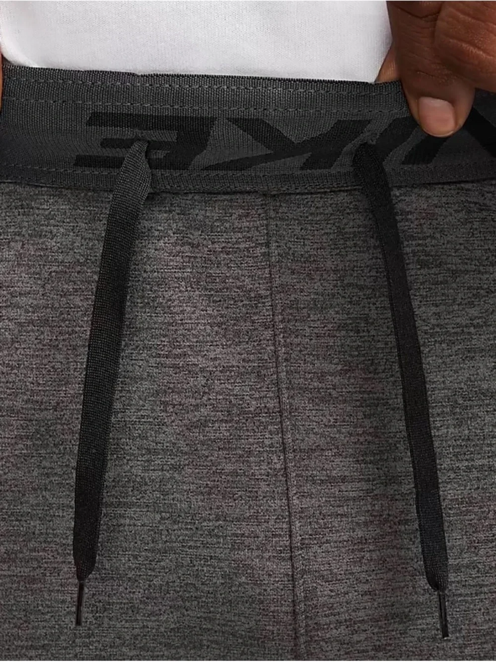 Nike Men's Grey Thermal-Fit Jogger Pants